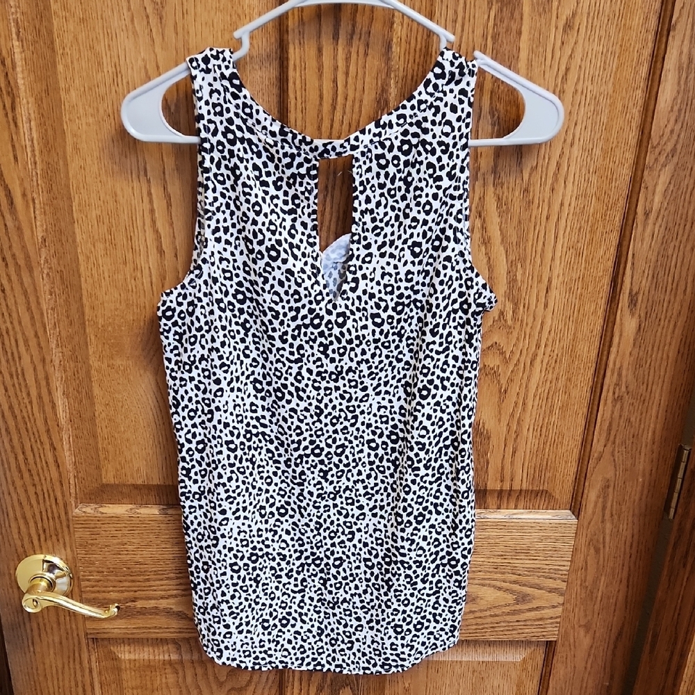 Old Navy Women's Sleeveless Leopard Tank - Black & White - Picture 4 of 6
